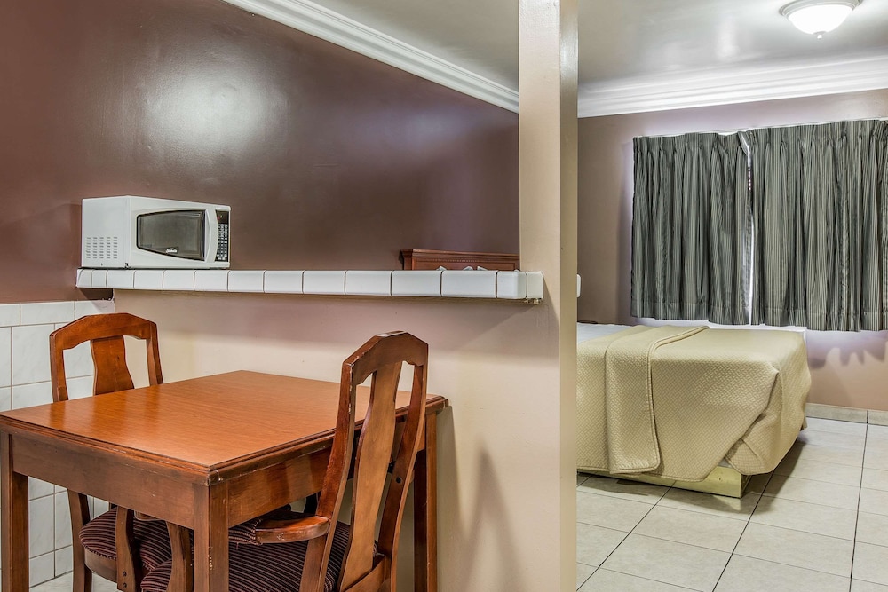 Rodeway Inn Ventura Midtown