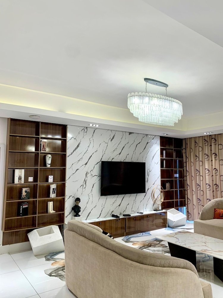 Sujimoto Residences