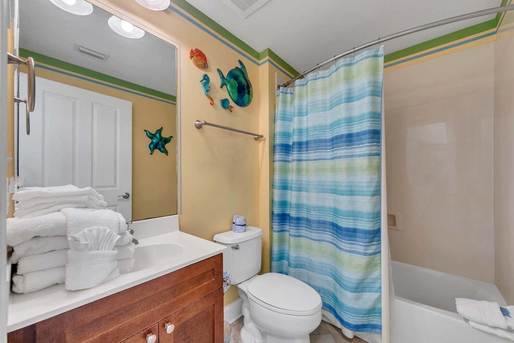 Aqua Resort 706