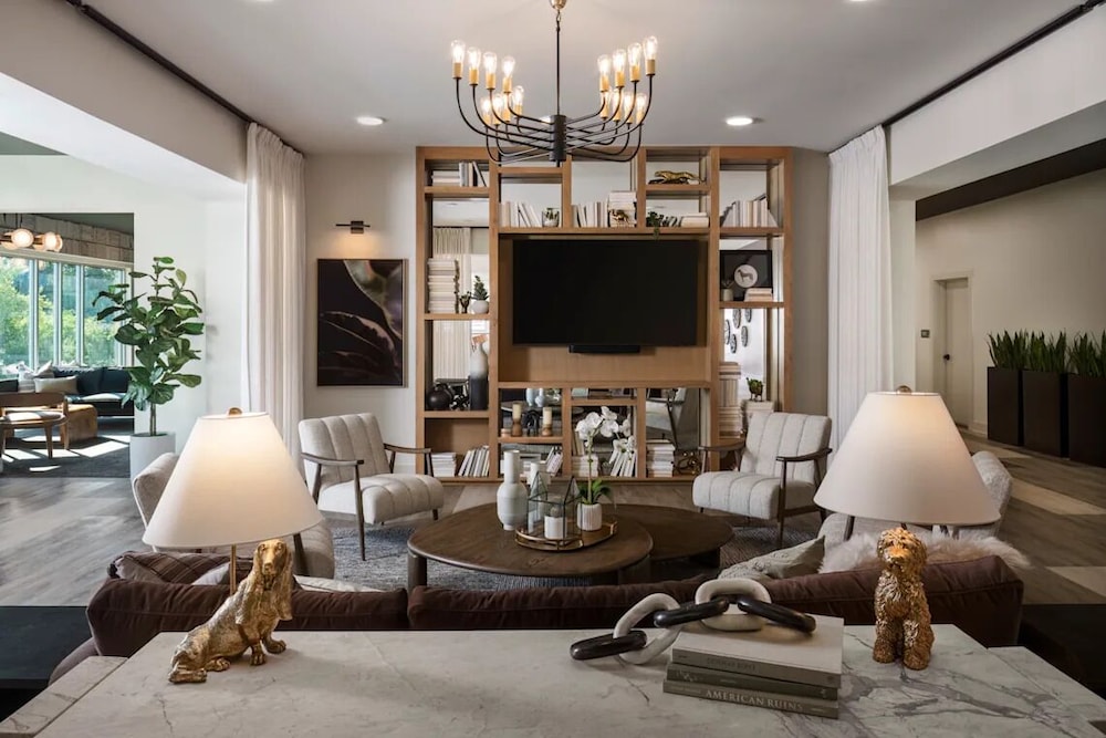 Landing Amazing 1bd, Clubhouse, Gym