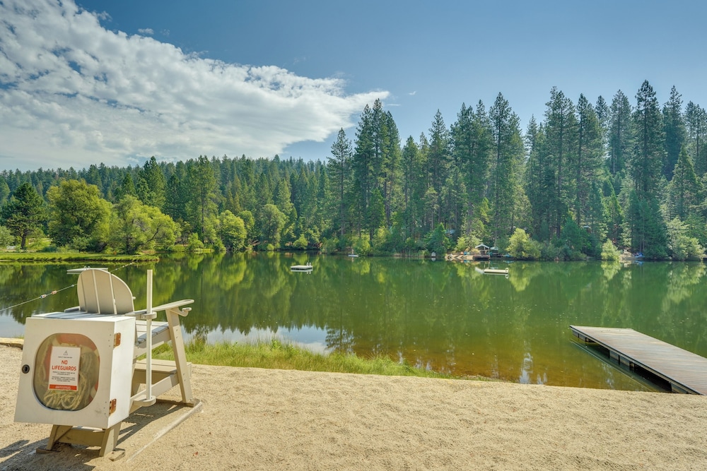 Sleek Blue Lake Springs Retreat w/ Deck & Yard!