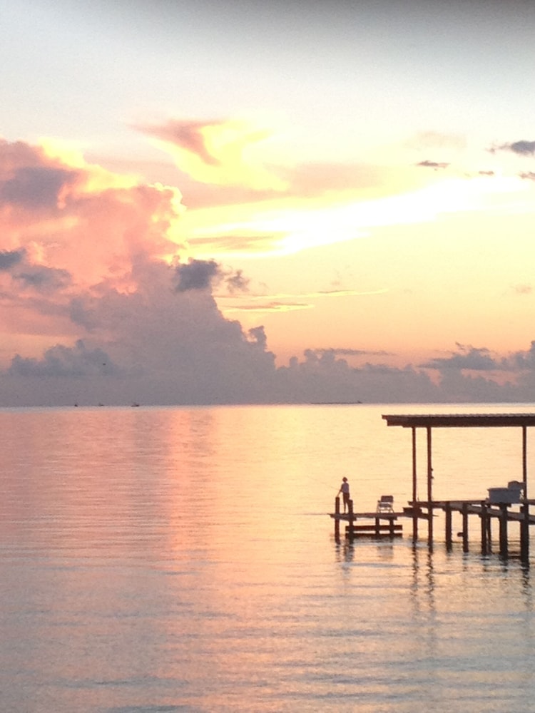 Come Friday Cottages on the Bay