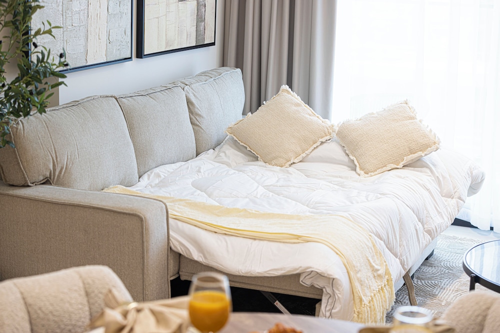 Binghatti Suites by Hostiva - City View