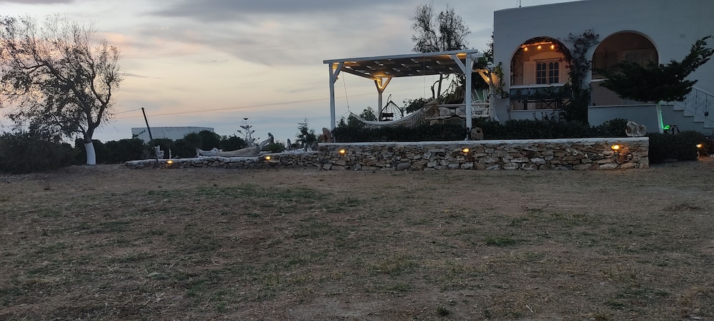 Zephyrus Sunset House