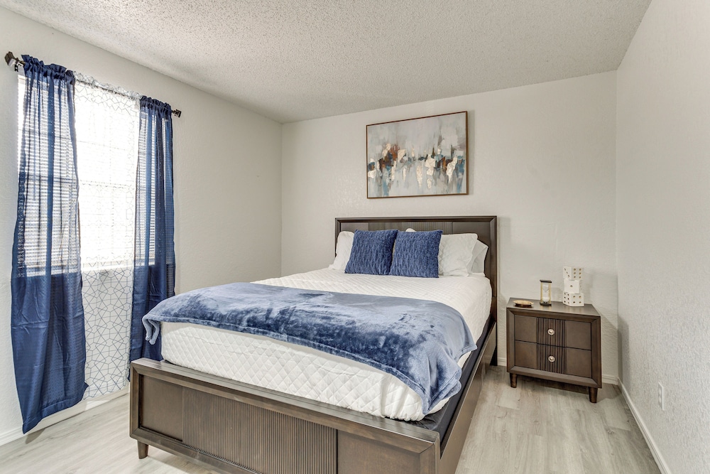 South OKC Home w/ Game Room: 18 Mi to OU Campus!