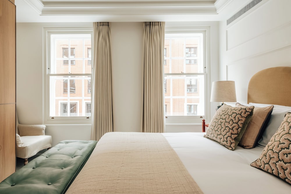 Claridge House by SLO
