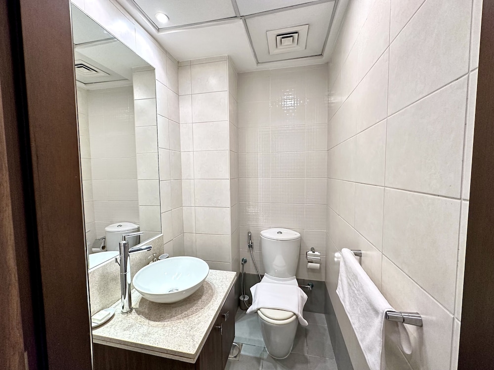 Lux BnB Executive Tower Business Bay