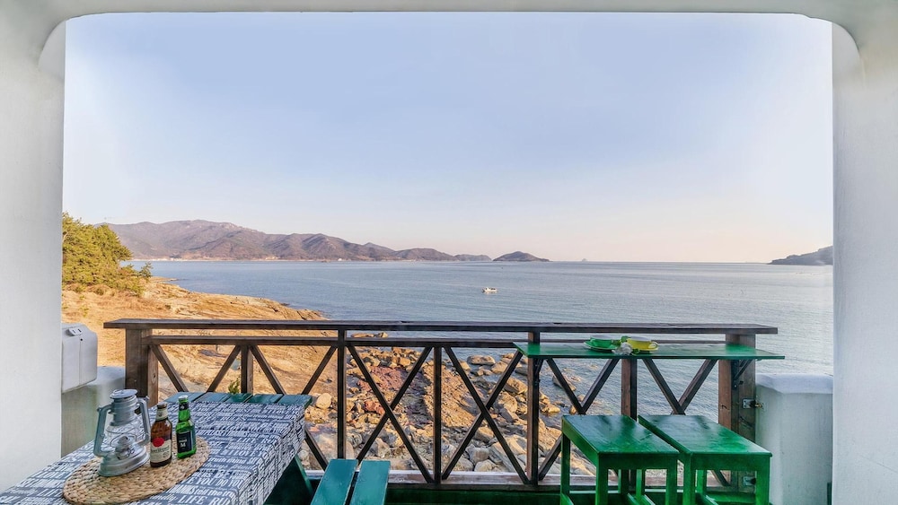 Namhae Opera House Pension