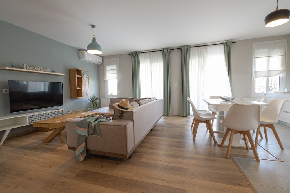 Simon Apartment by Rentalspro