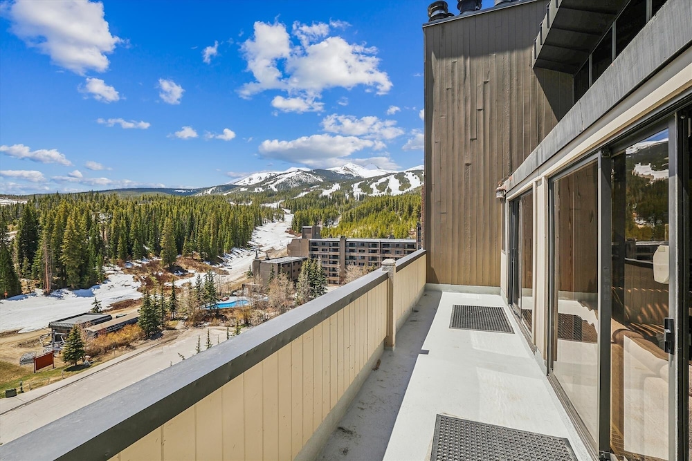 Beaver Run Black Diamond Penthouse by RedAwning