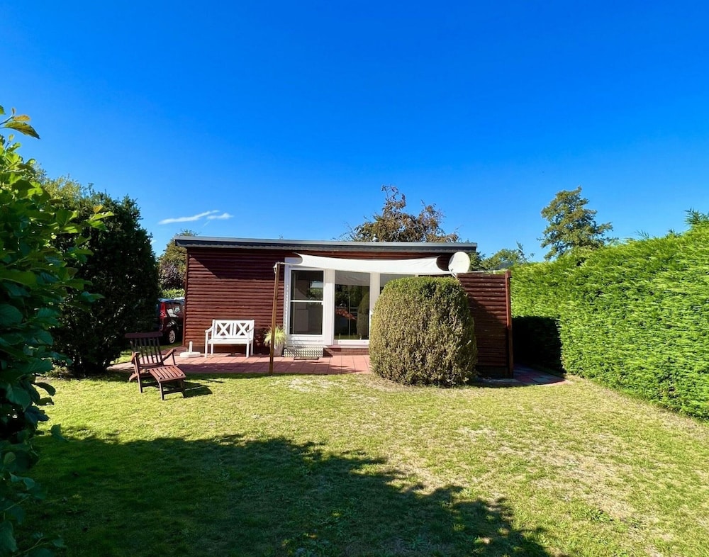 Spacious Bungalow With Garden in Park Eureka
