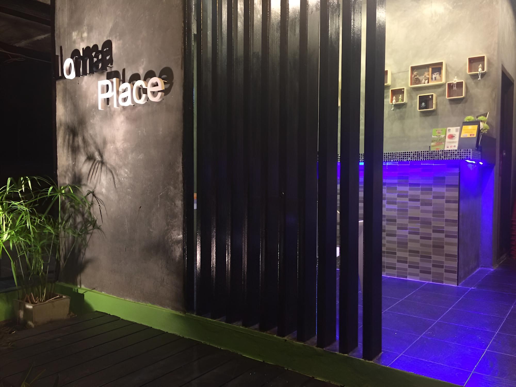 Loma Place