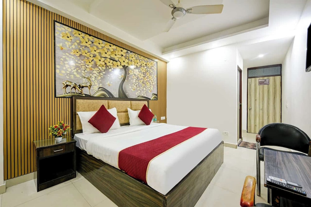 Hotel Lookout Stay Delhi IGI Airport