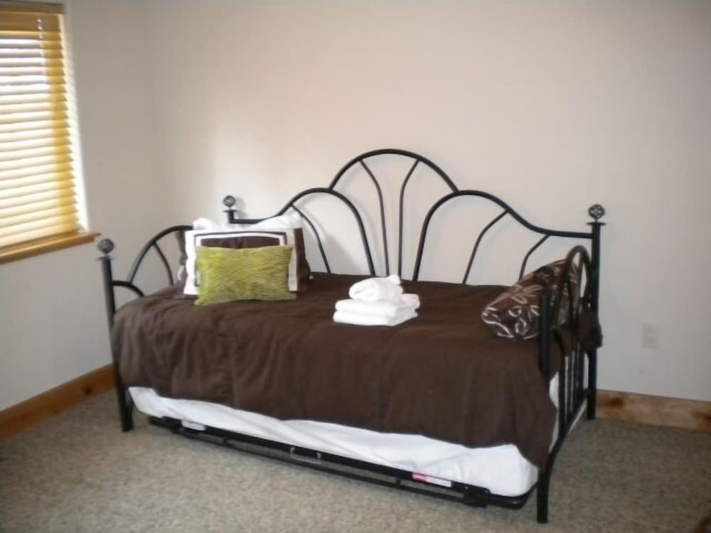 Lake Tahoe Vacations - 1637 Black Bart Court - Property Image 17