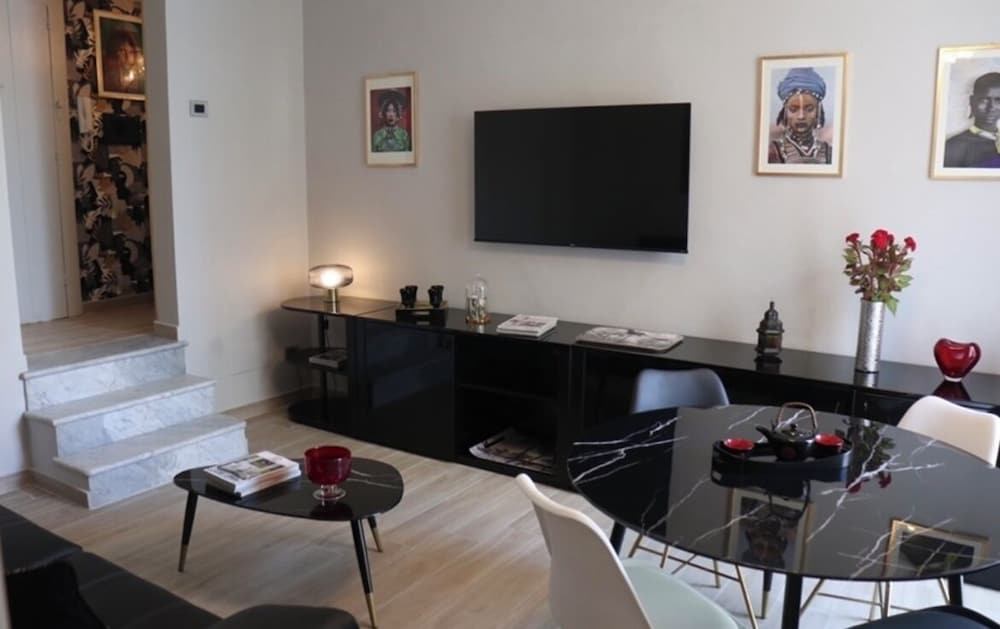 Calefati Gallery Luxury Apartment