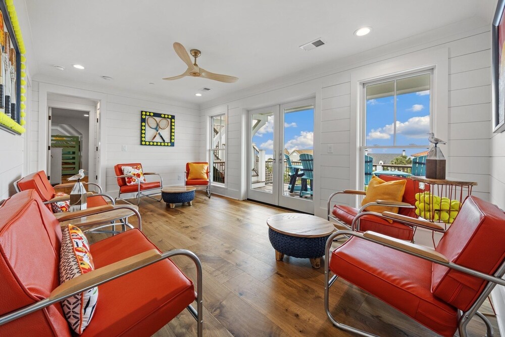 Cornfed Pelican 9 Bedroom Home