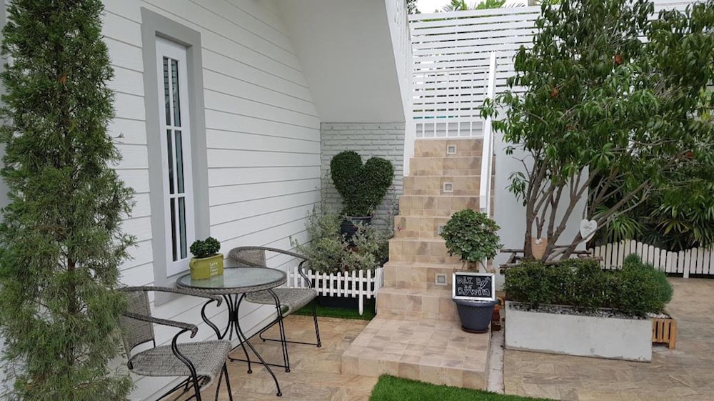 Vanida Antique Home