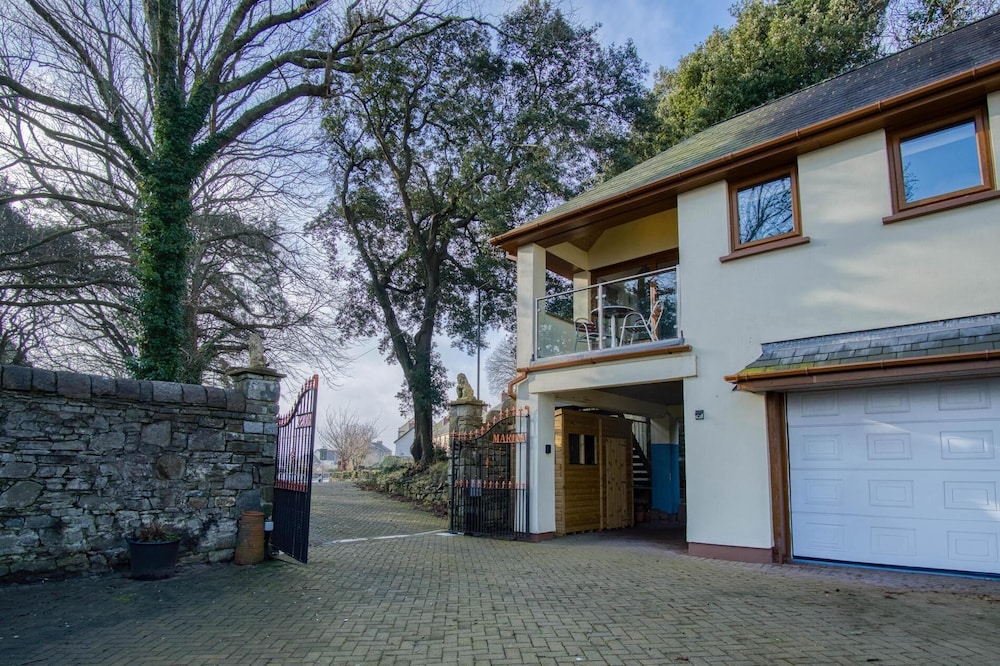 Marina House Annex - 1 Bedroom - Neyland