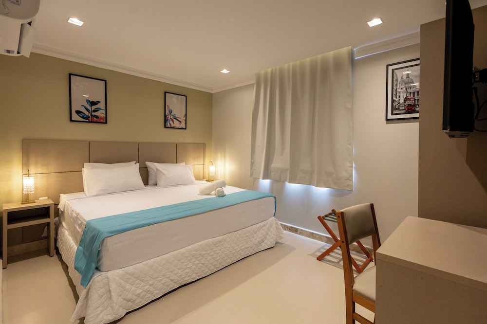 Aira Hotel