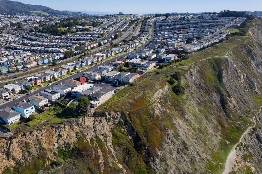 Gem by the sea None-obstructive Ocean View