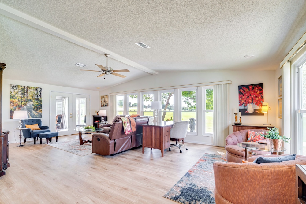 Hilltop Golf Course Cottage in The Villages!