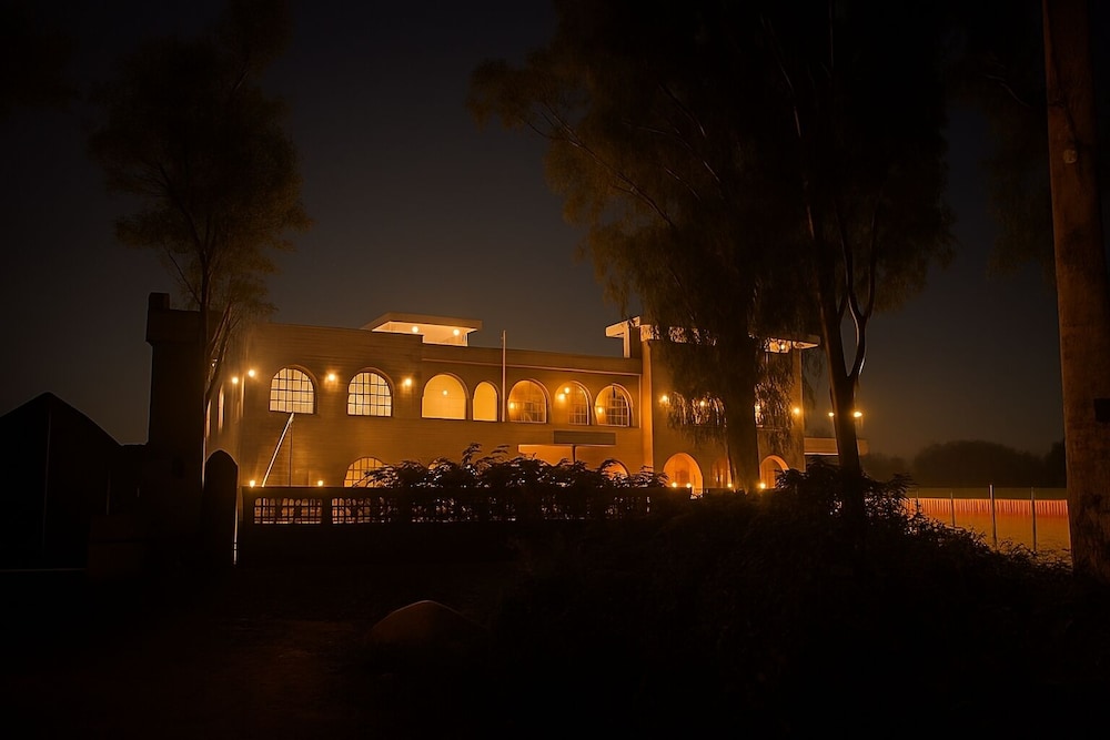Qila Hotel