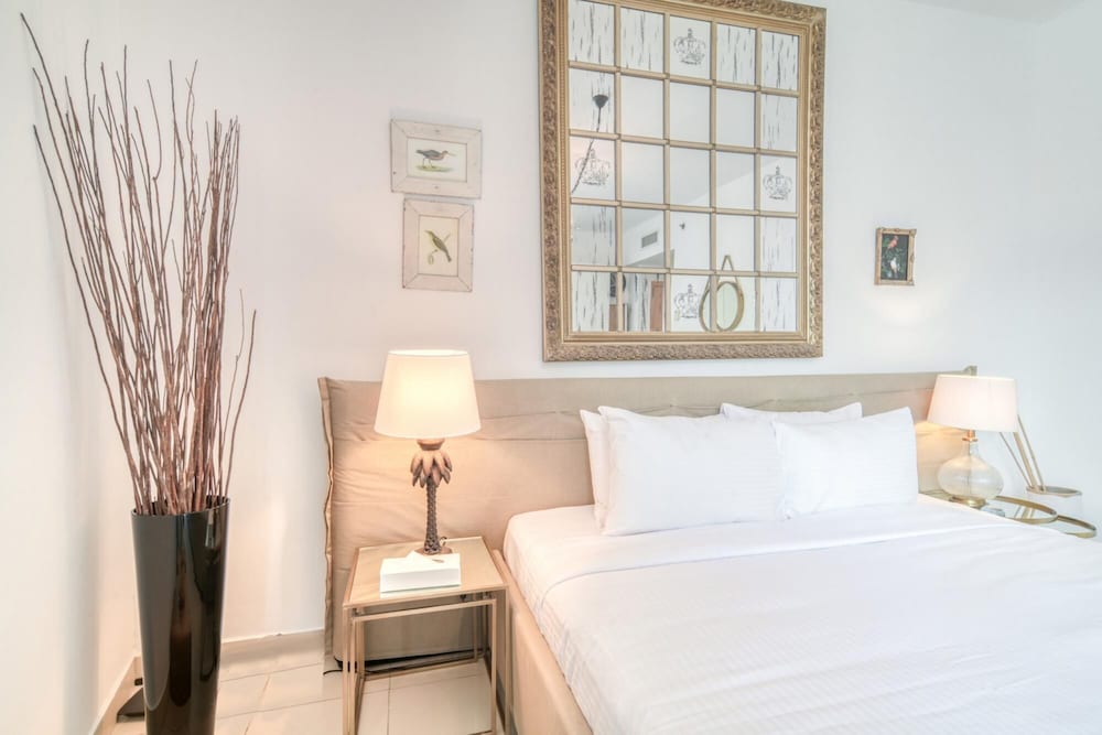 Enchanting 1BR w Balcony Overlooking Dubai Marina