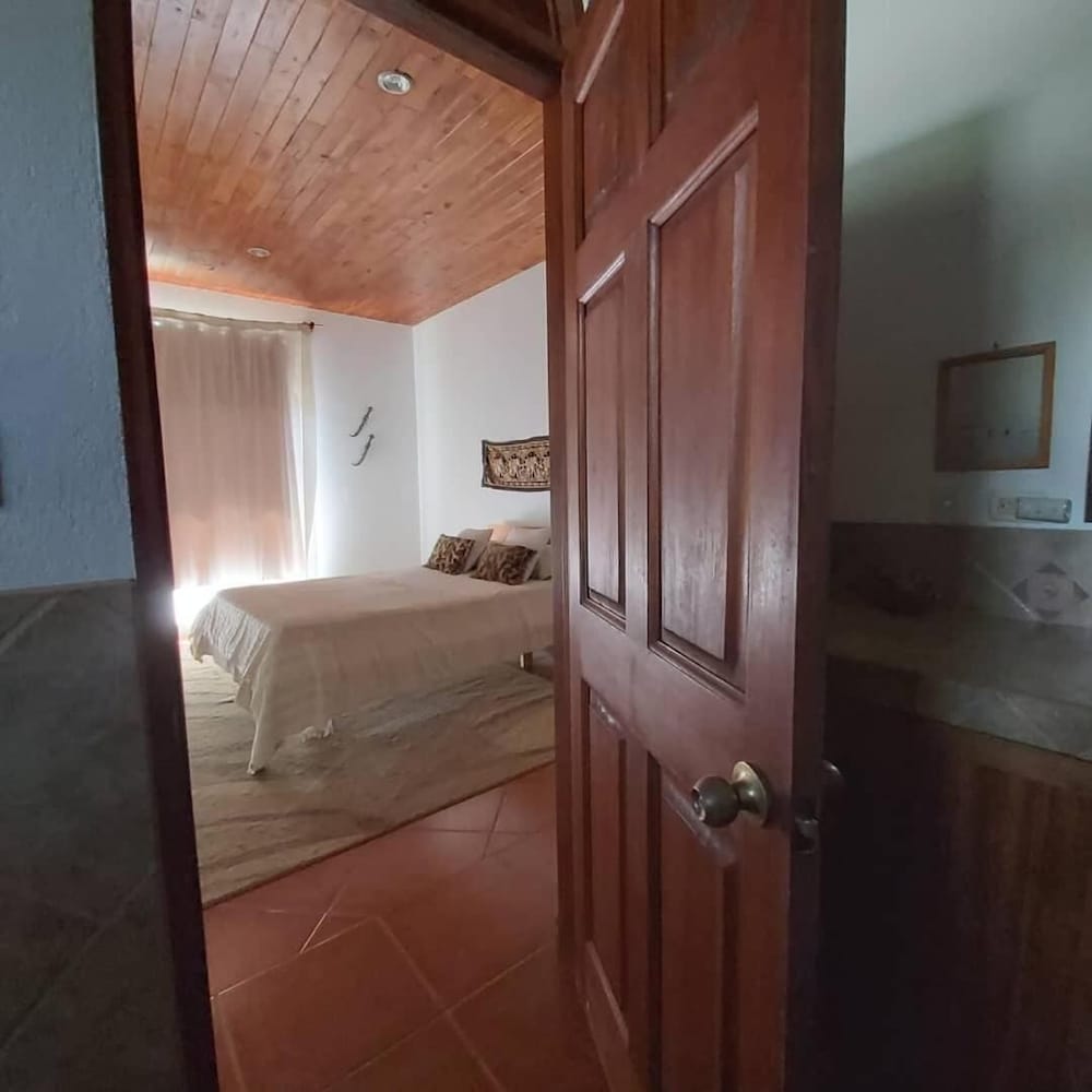 Casa Alice Surf Lodge - Hostel