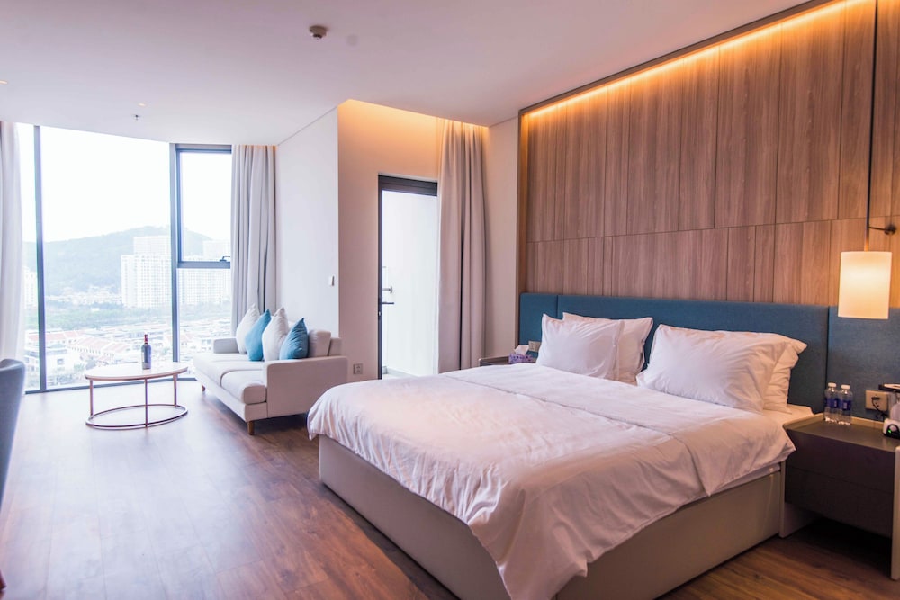 A La Carte Ha Long Residence