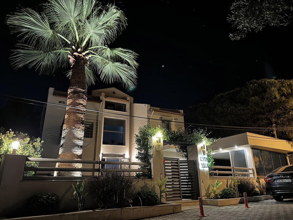 Levon Villa Hotel