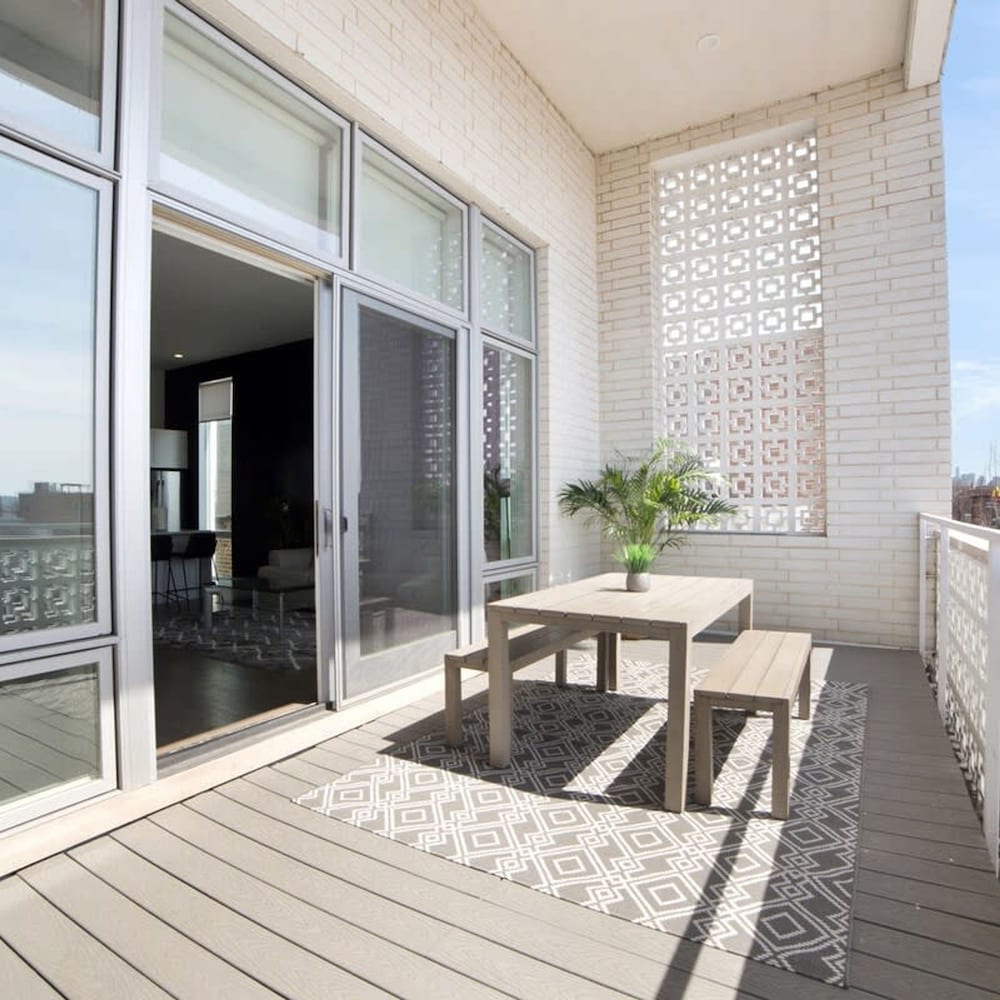 4-bedroom Penthouse w 2 Large Balconies Rooftop