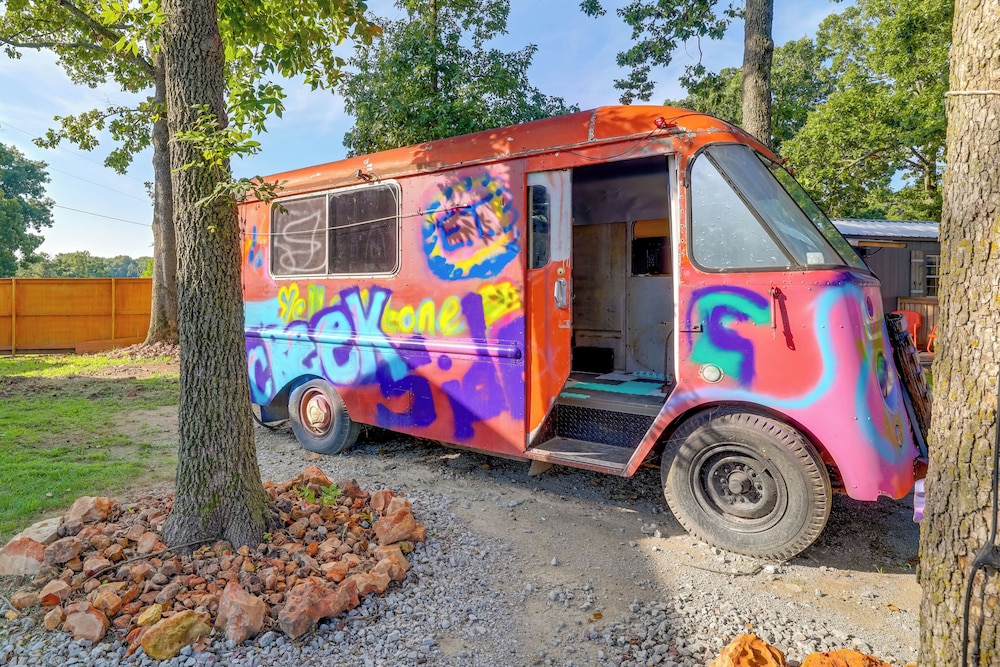 Walk to Grand Lake: Pet-friendly Grove Getaway!