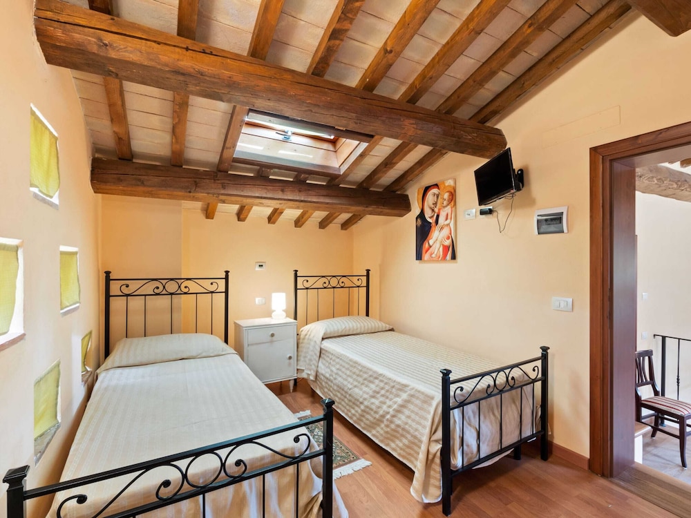 Villa in Belforte Near Sasso Simone Park photo 4