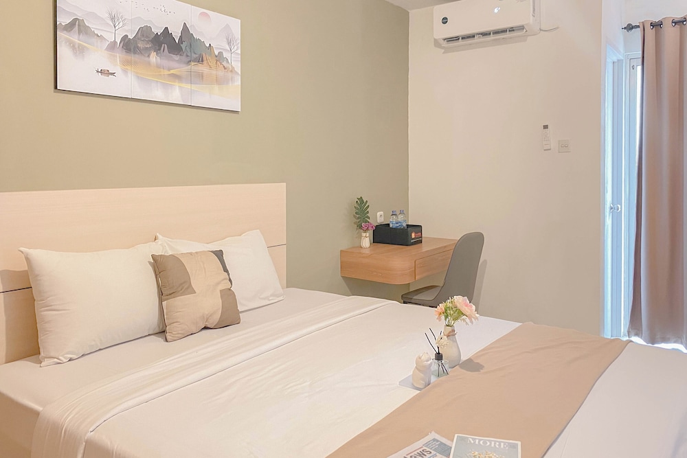 New And Modern Look Studio Room At Apartment Bassura City