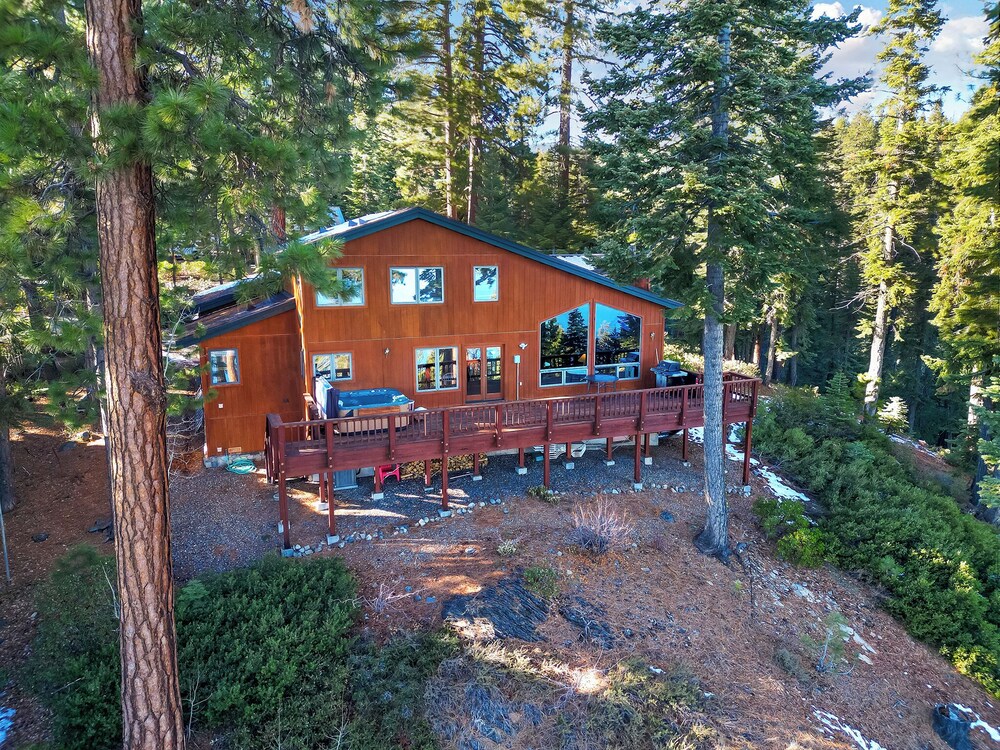 Lakeview Hideaway 3bdr for 8 w/ Private Hot Tub!