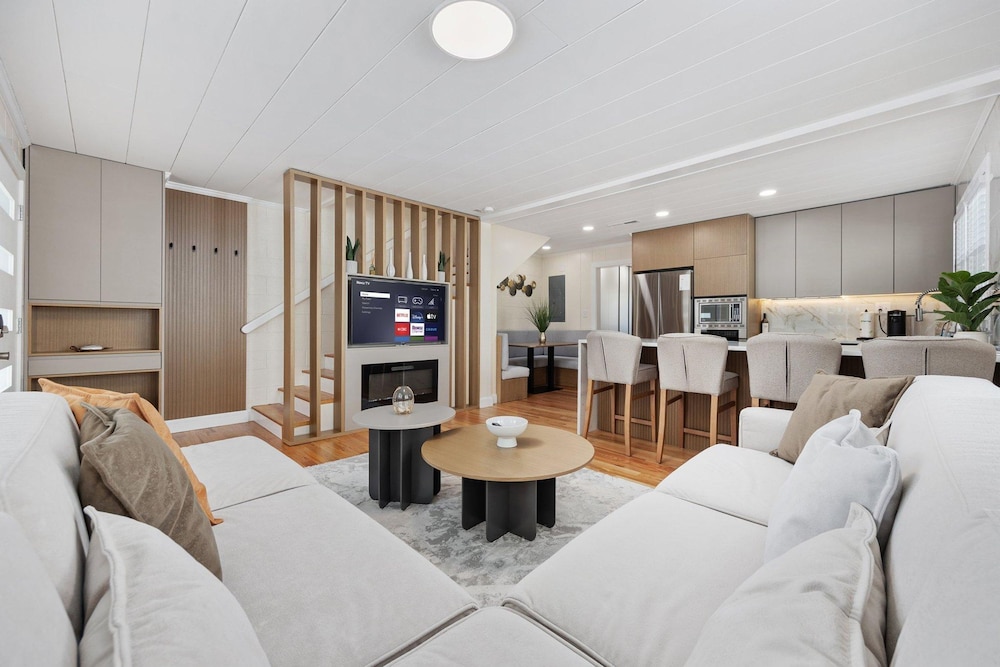 Elvi s Beach House Unit B