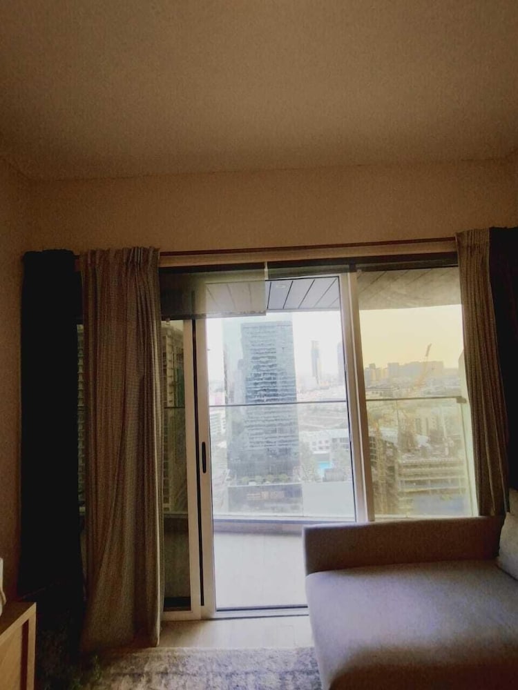 Stunning 1B With Balcony & City View - dubai