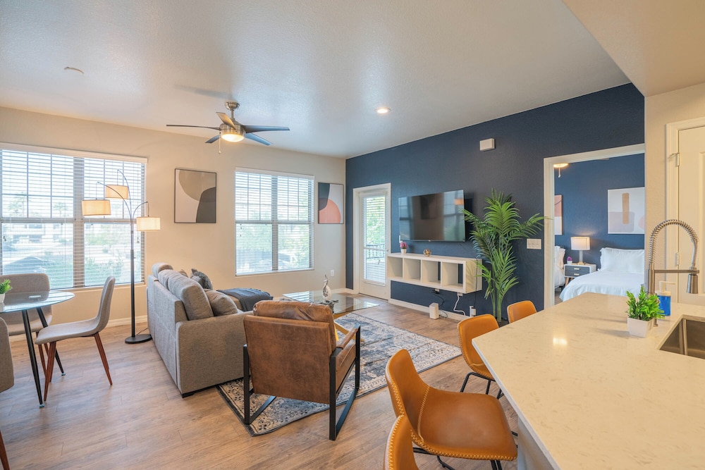 ROVE LIVING/KB - Lex on Central
