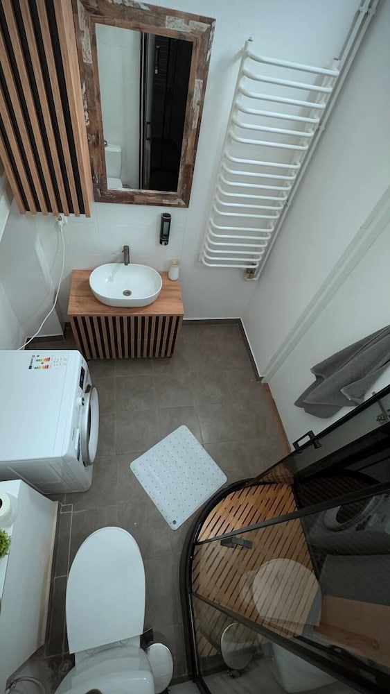 FiveHostel