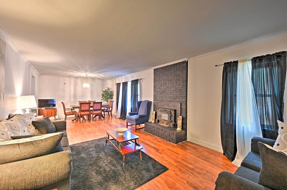 Blounts Creek House w/ Yard - Pets Welcome!