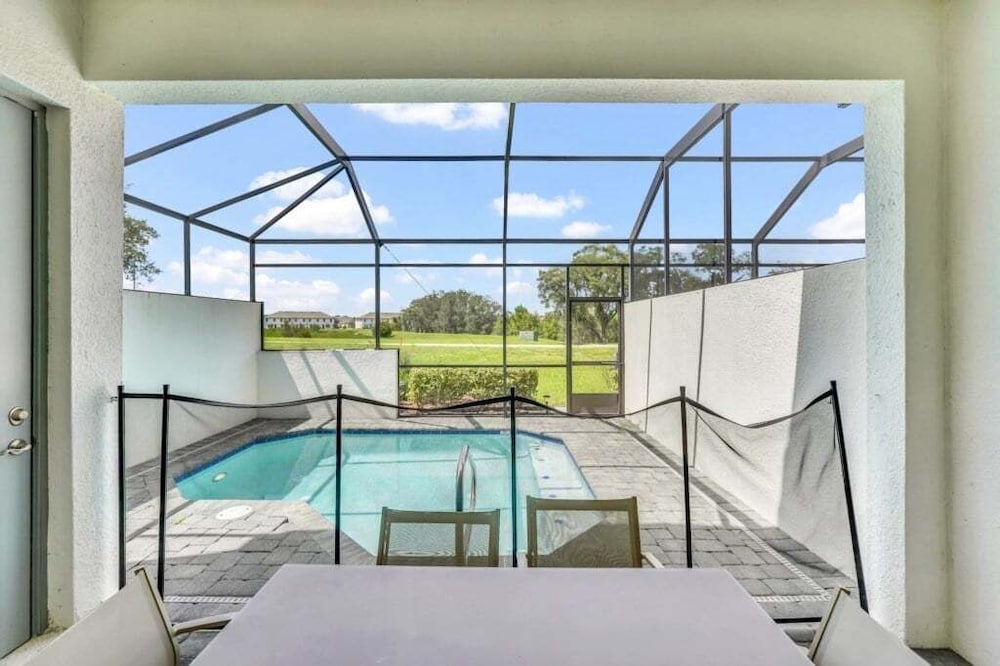 5 Bed Multiple Bunks Perfect For Kids With Pool! 5 Bedroom Townhouse