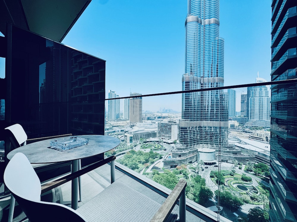 Venduras Skyline 3BR at Address Opera