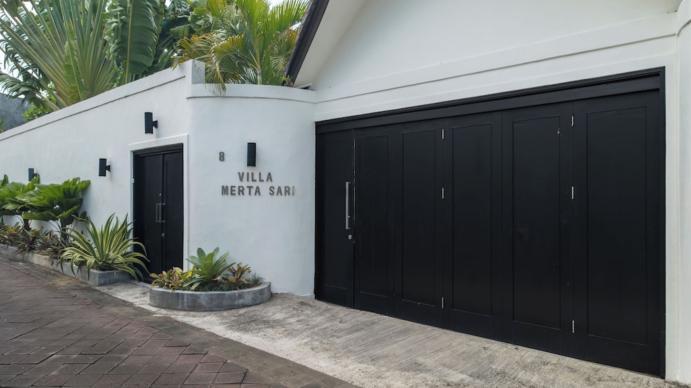 Villa Merta Sari 8 by Villa Finder