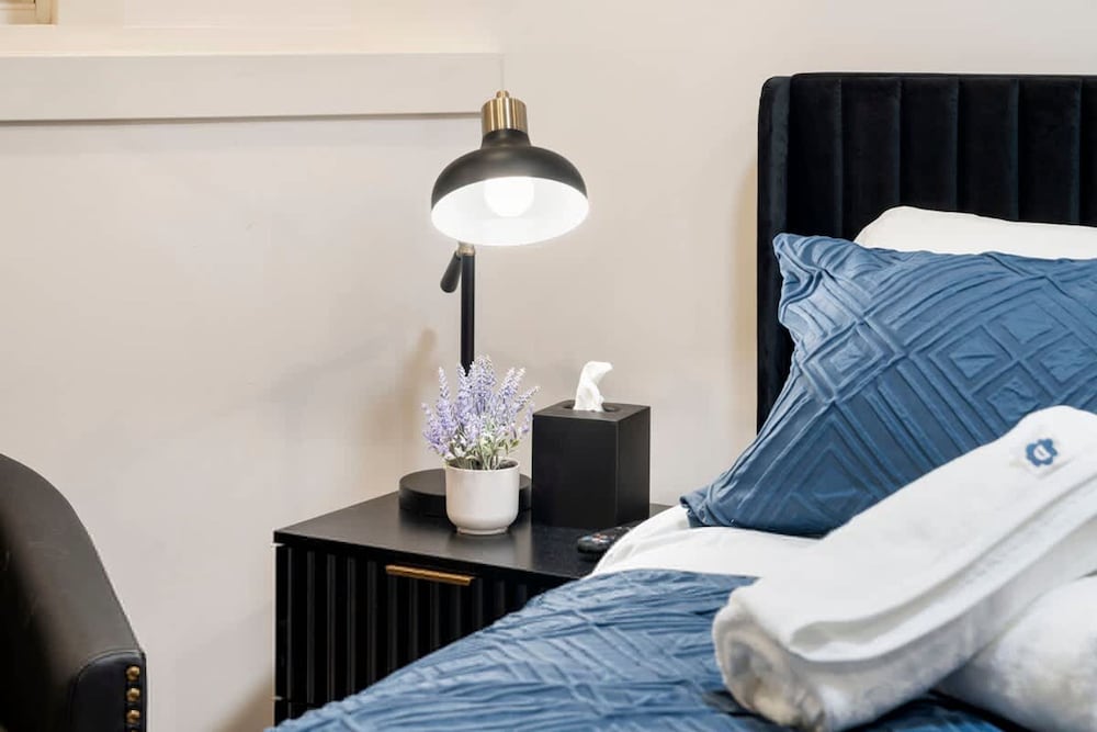 Luxury 2BR 2BA in Wicker Park