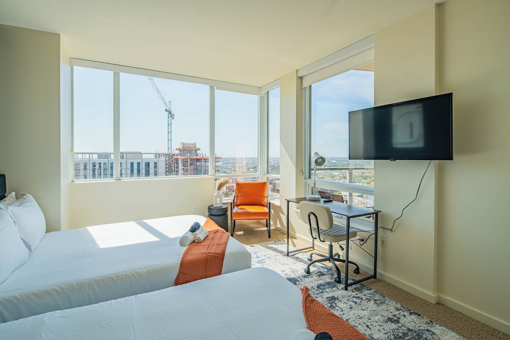 ROVE LIVING/KL - 44 Monroe
