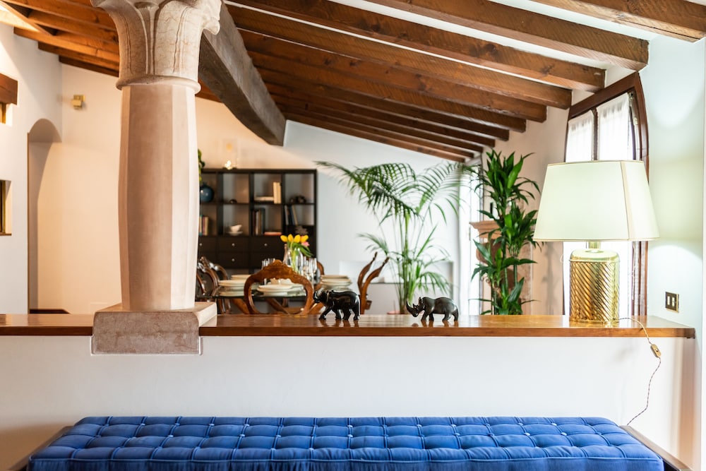 Prestigious Residence Brà with a turret overlooking Verona photo 3