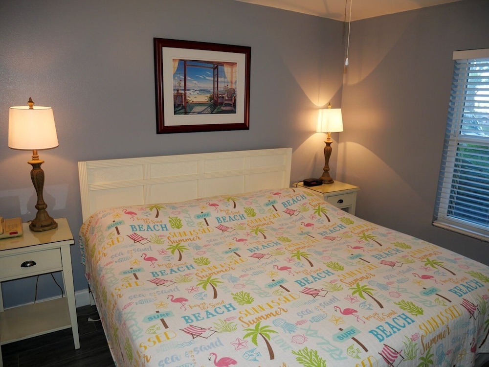 Pelican Beach 0108 1 Bedroom Condo by Pelican Beach Management