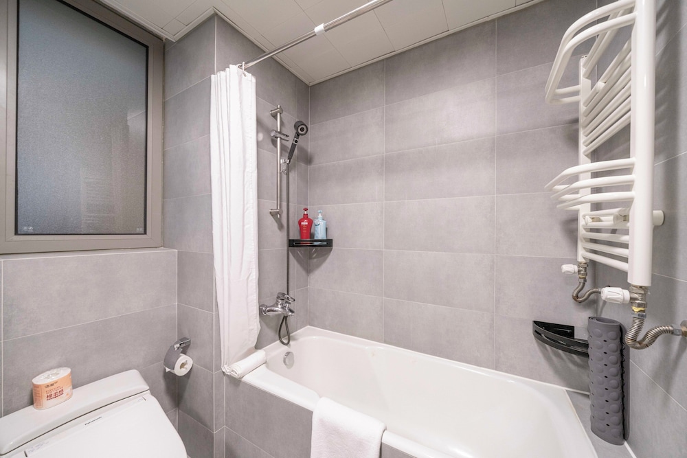 Tyms Stylish 1BR 1BA Apt Yongxin Century