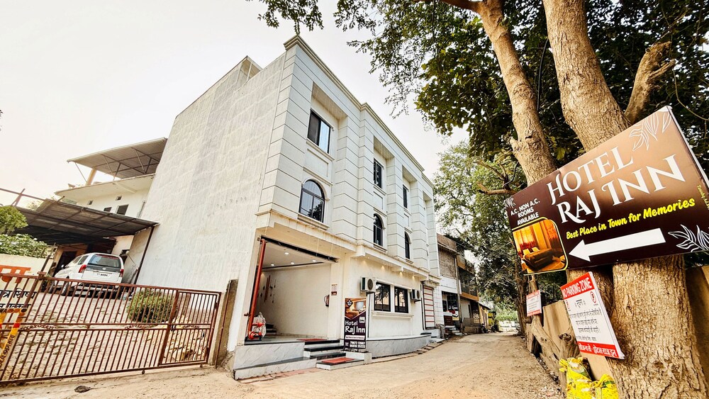 Hotel Raj Inn