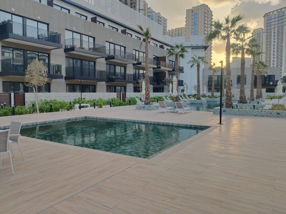 Stylish Minimalist 2-bedroom in Jumeirah Village Circle